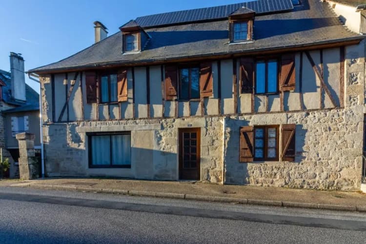 Maison de 4 chambres avec jardin amenage et wifi a Treignac