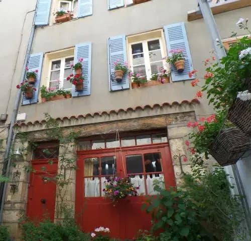 Maison Fontaines - Photo 1