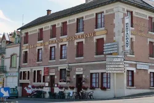Hotel du Grand Monarque - Photo 1