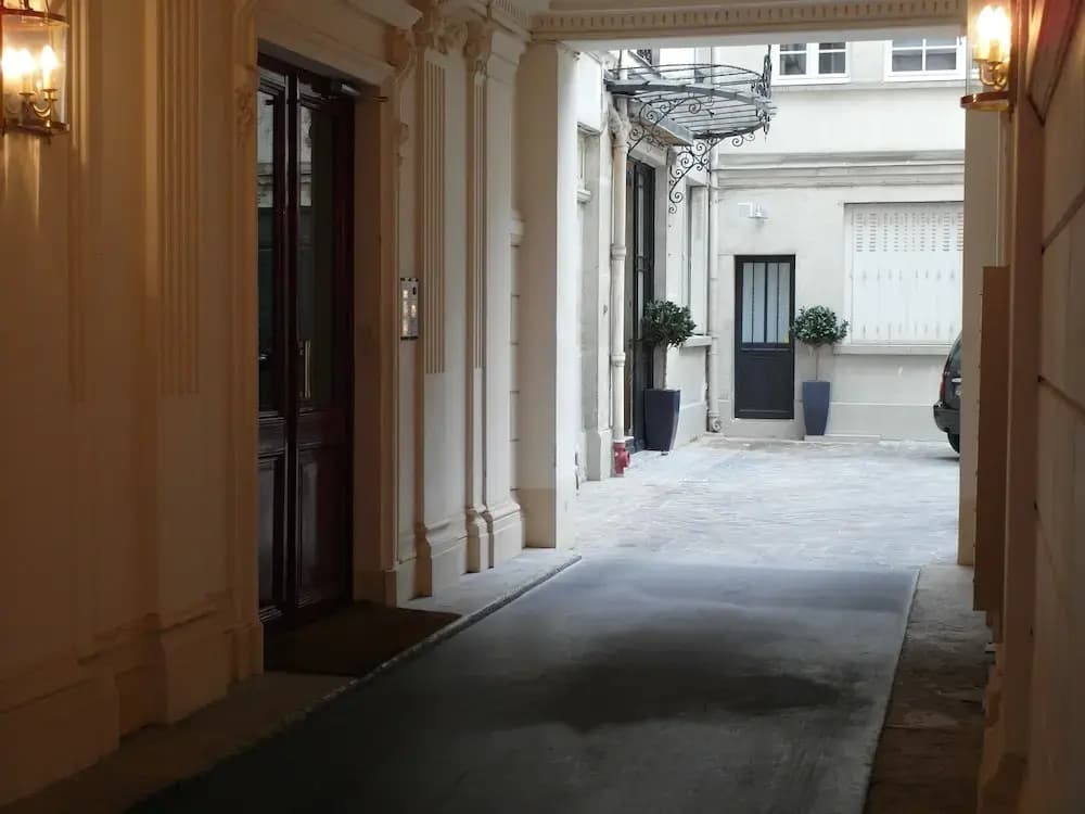 St Germain ChicSuites - Photo 1