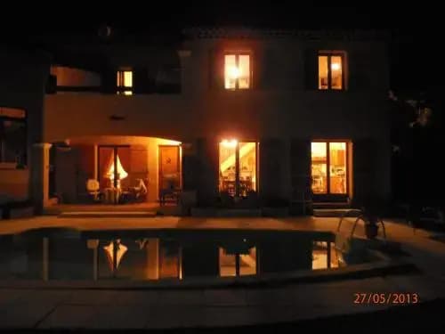 Studio-mezzanine dans villa - Photo 1
