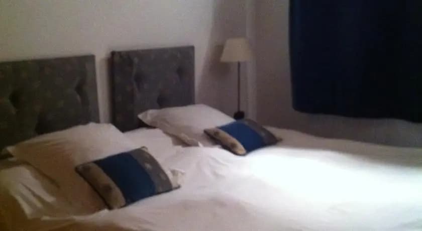 Le Lac Bleu Hotel - Photo 1