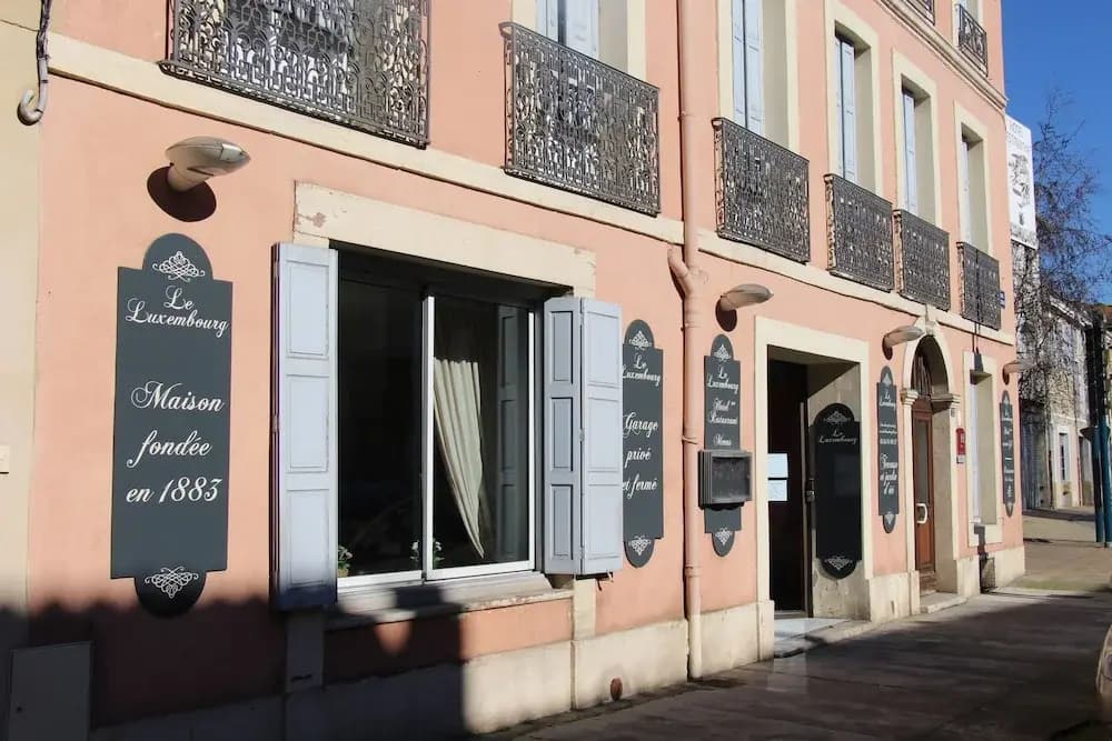 Hôtel Le Luxembourg - Photo 1