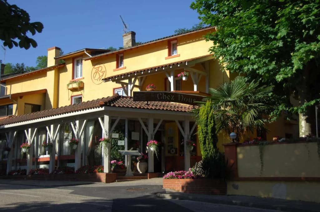 Hôtel Restaurant Chez Nous - Photo 1