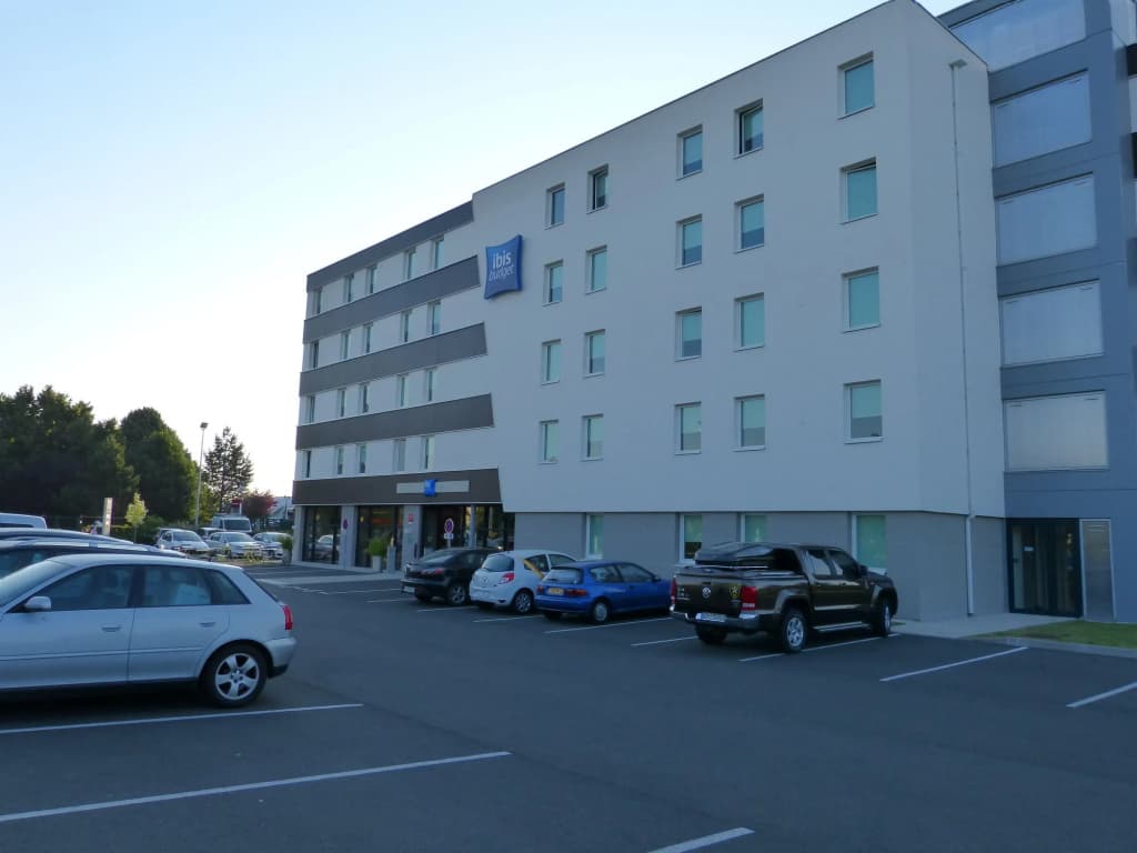 ibis budget Tours Nord - Photo 1