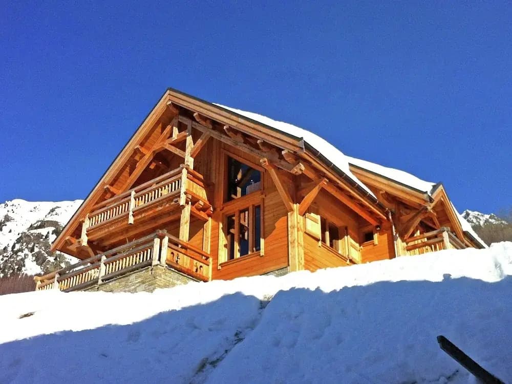 Luxurious Chalet in Vaujany French Alps with Balcony - Photo 1