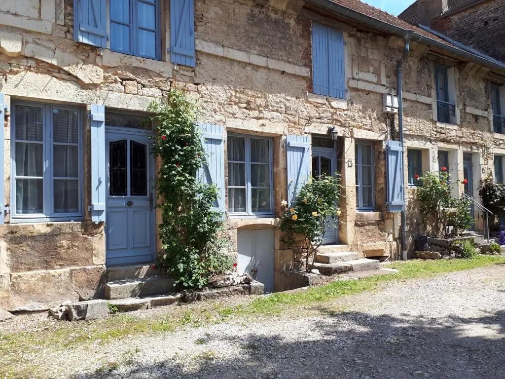 La Cour - Photo 1