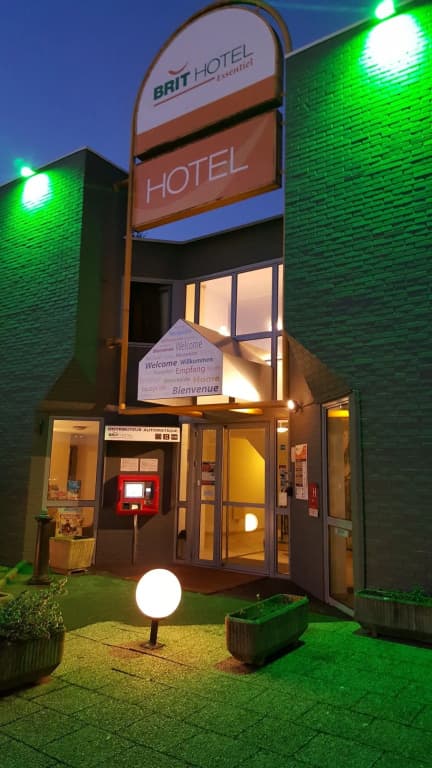Brit Hotel Tours Nord - Photo 1