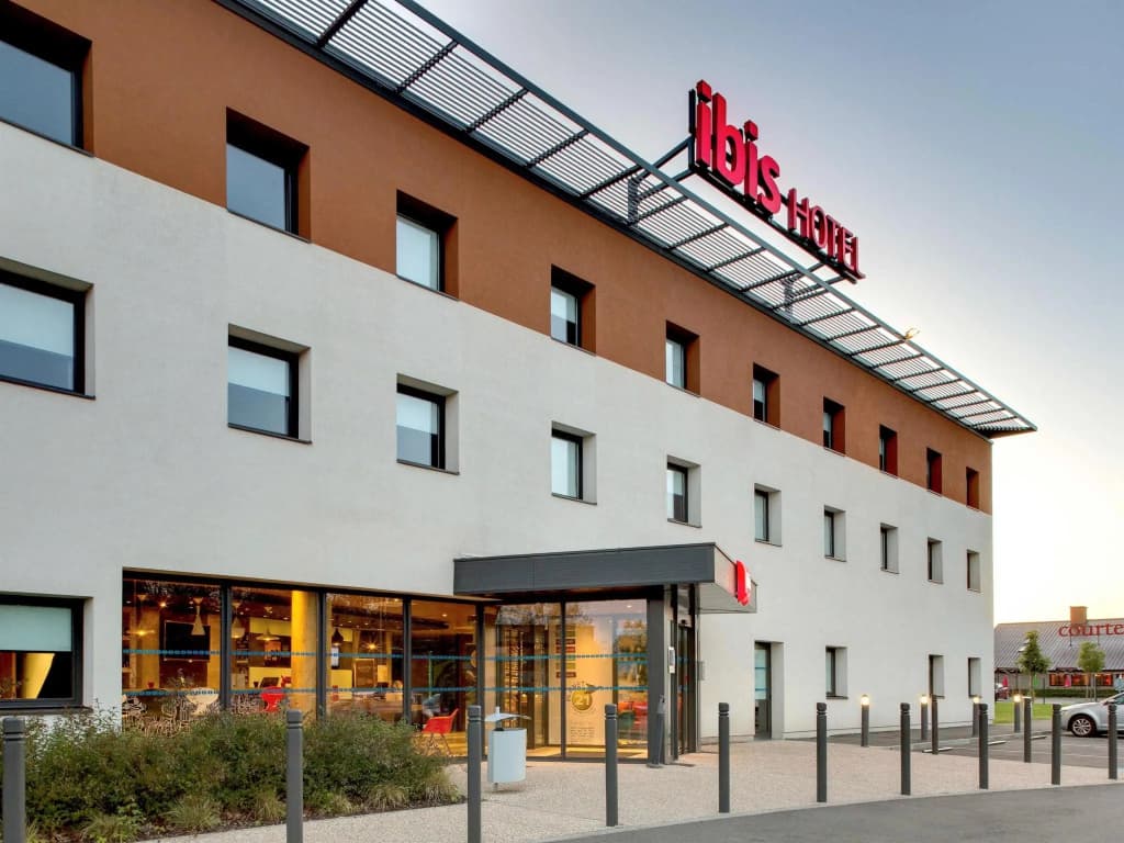 Ibis Montceau Les Mines - Photo 1