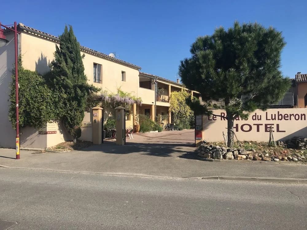 Hôtel le Relais du Luberon - Photo 1