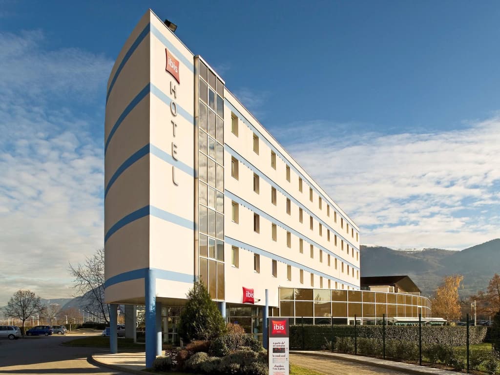 ibis Archamps Porte de Geneve - Photo 1