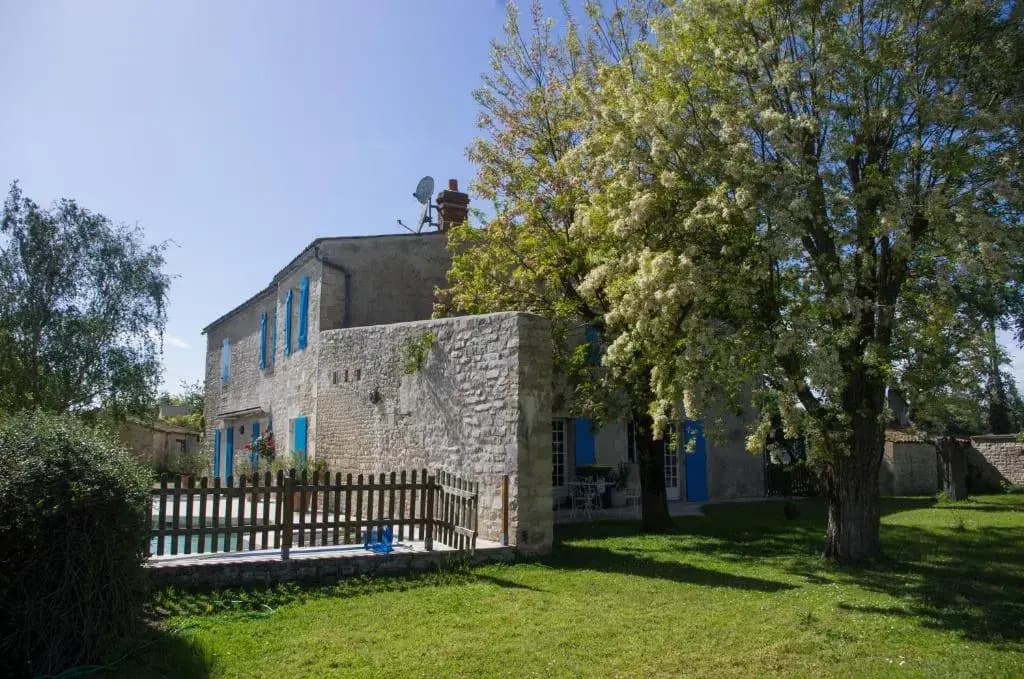 Logis Saint Leonard - Photo 1