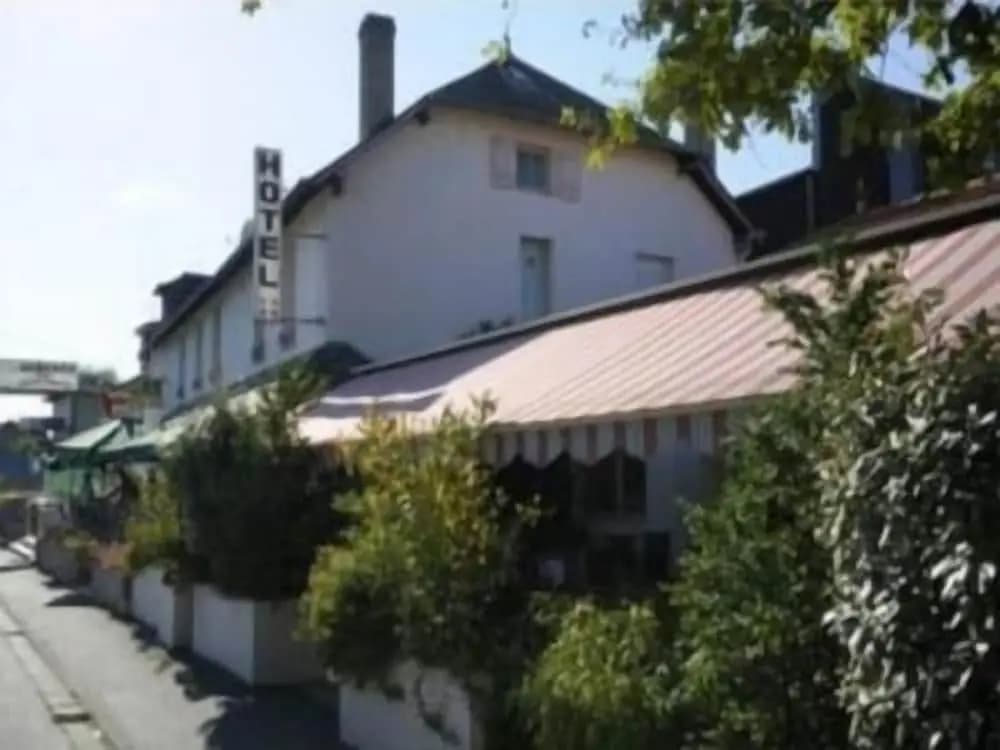 Logis Auberge Des Vieux Chênes - Photo 1