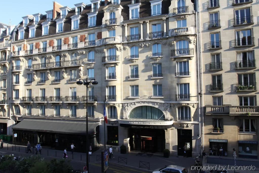 Hôtel Pont Royal - Photo 1
