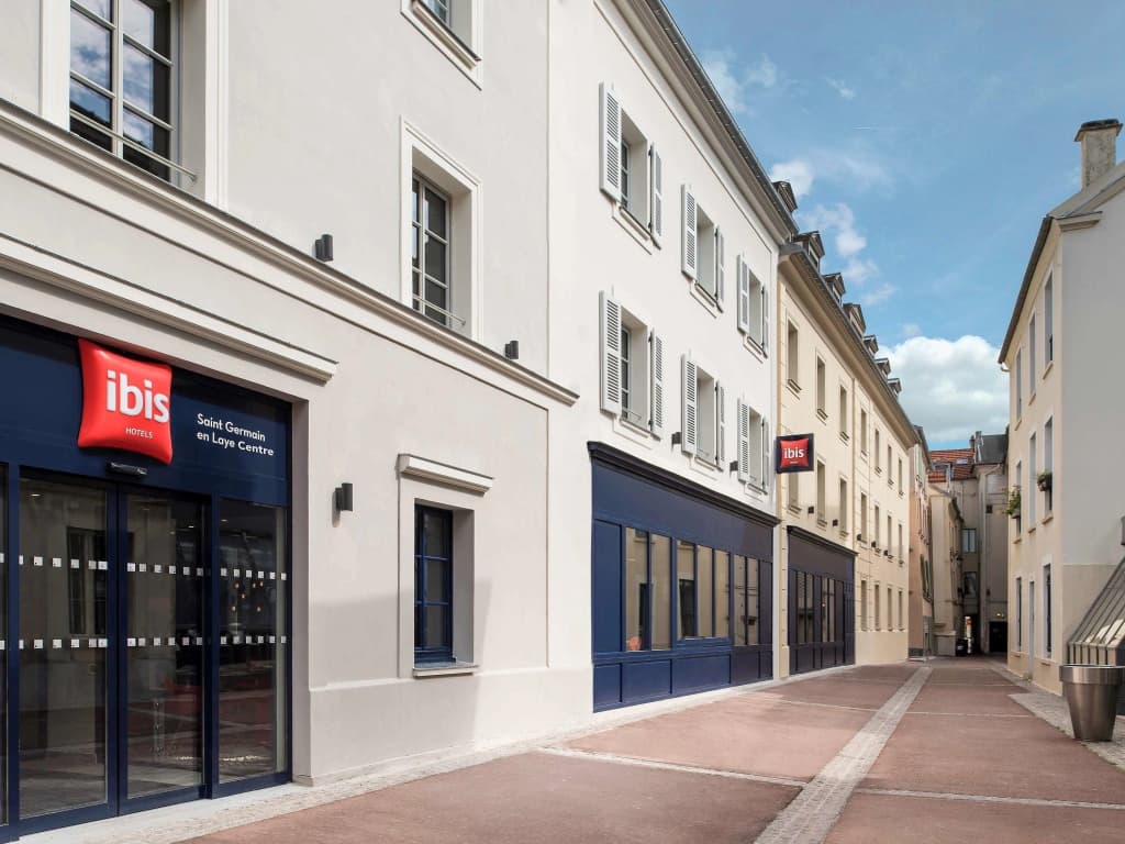 ibis Saint Germain en Laye Centre - Photo 1