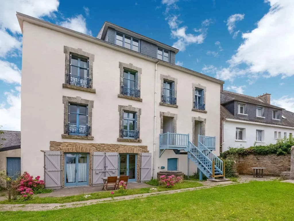Ancienne Gendarmerie With Sea Views - Photo 1