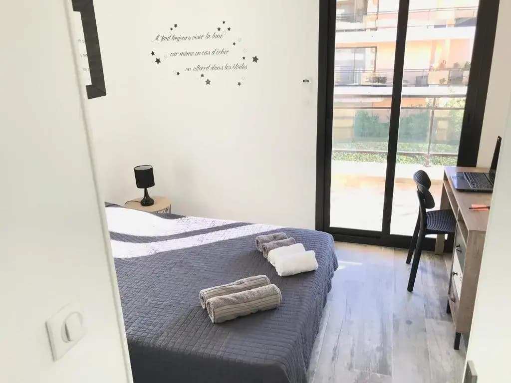 Appartement 3 pieces, refait a neuf, haut standing, piscine, mer a pieds - Photo 1