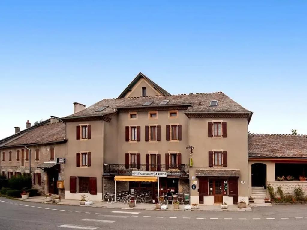 Hotel La Remise - Photo 1
