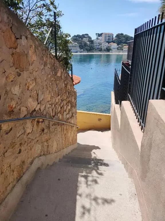 Joli studio les pieds dans l eau avec place de Parking gratuite - Photo 1