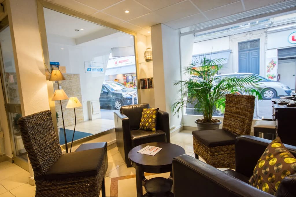 ATH Hôtel Athénée - Photo 1