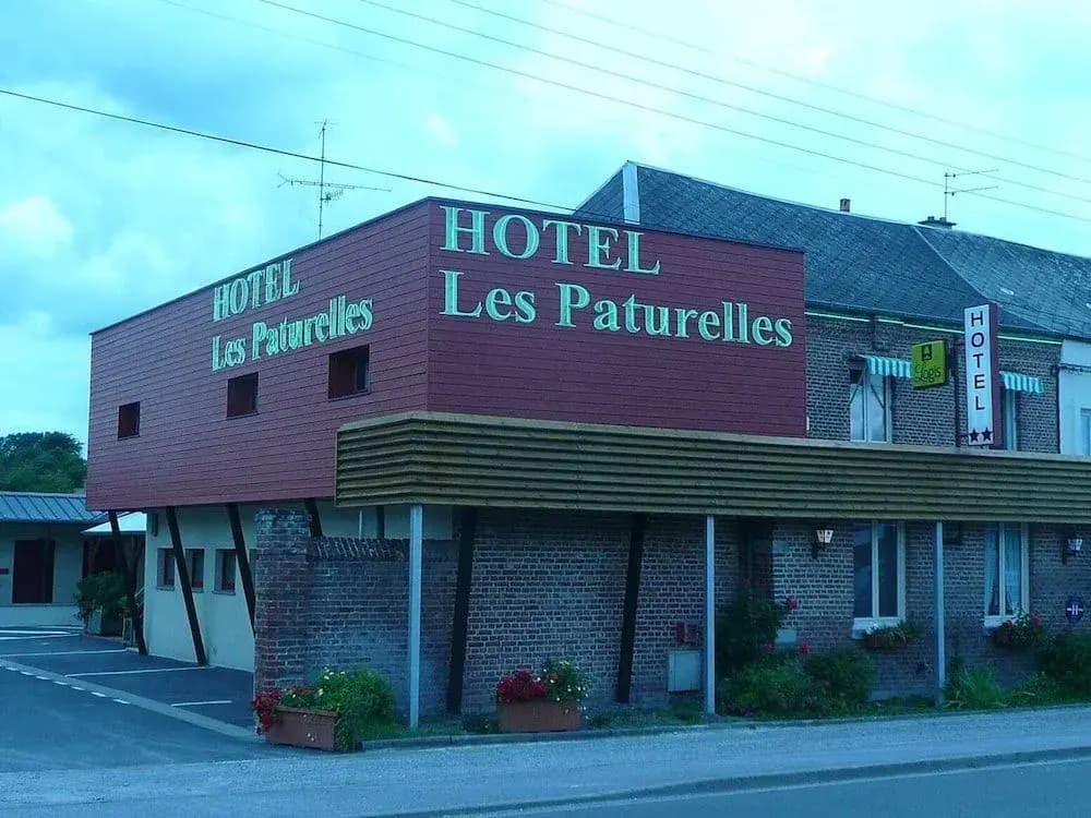 Hôtel Les Paturelles - Photo 1