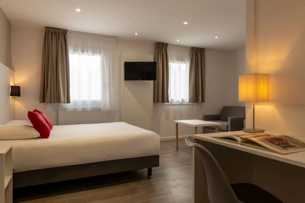 The Originals City, Hôtel Acropole, Bernay - Photo 1