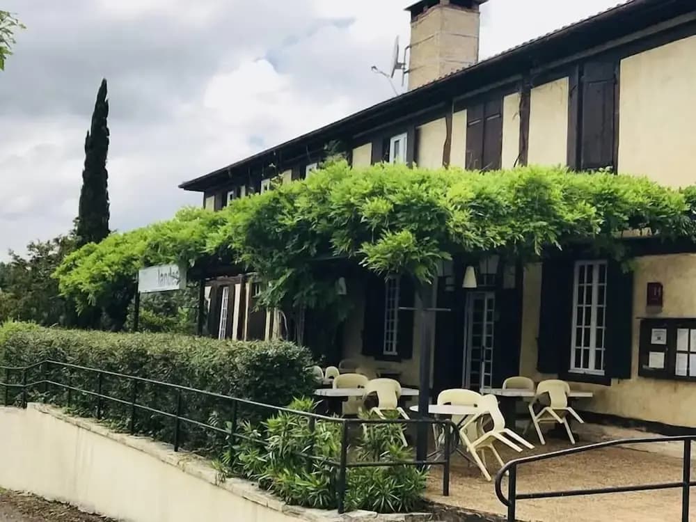 Hôtel Escalandes - Photo 1