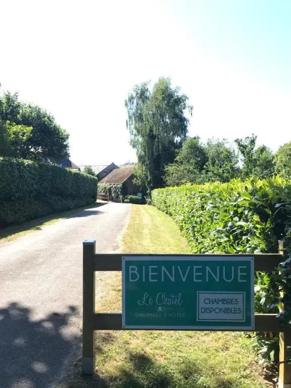 Le Châtel - Photo 1