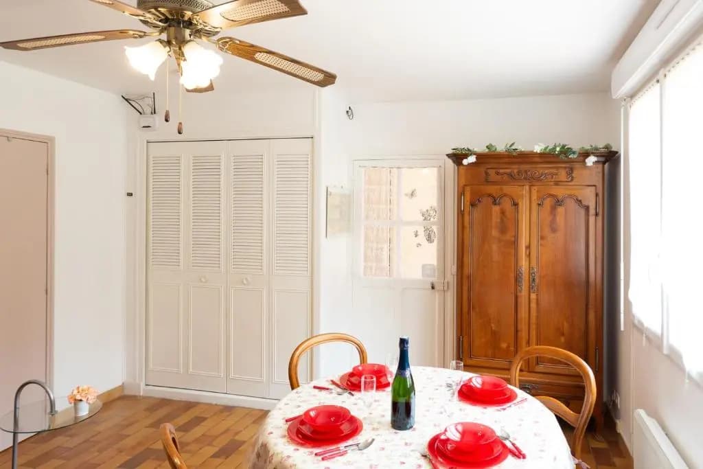 Angels Inn - Photo 1