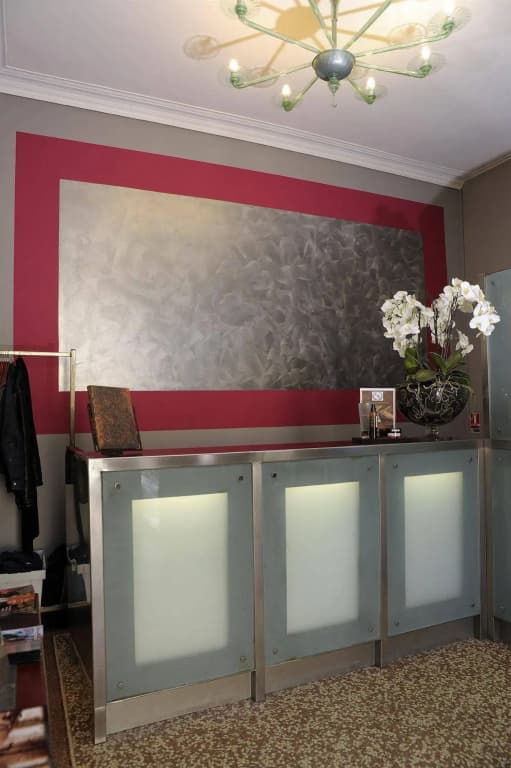 Royal Hotel - Photo 1