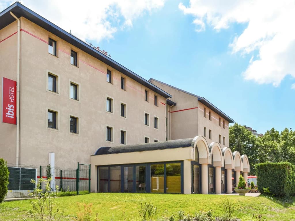 ibis Epinal Centre Ville - Photo 1
