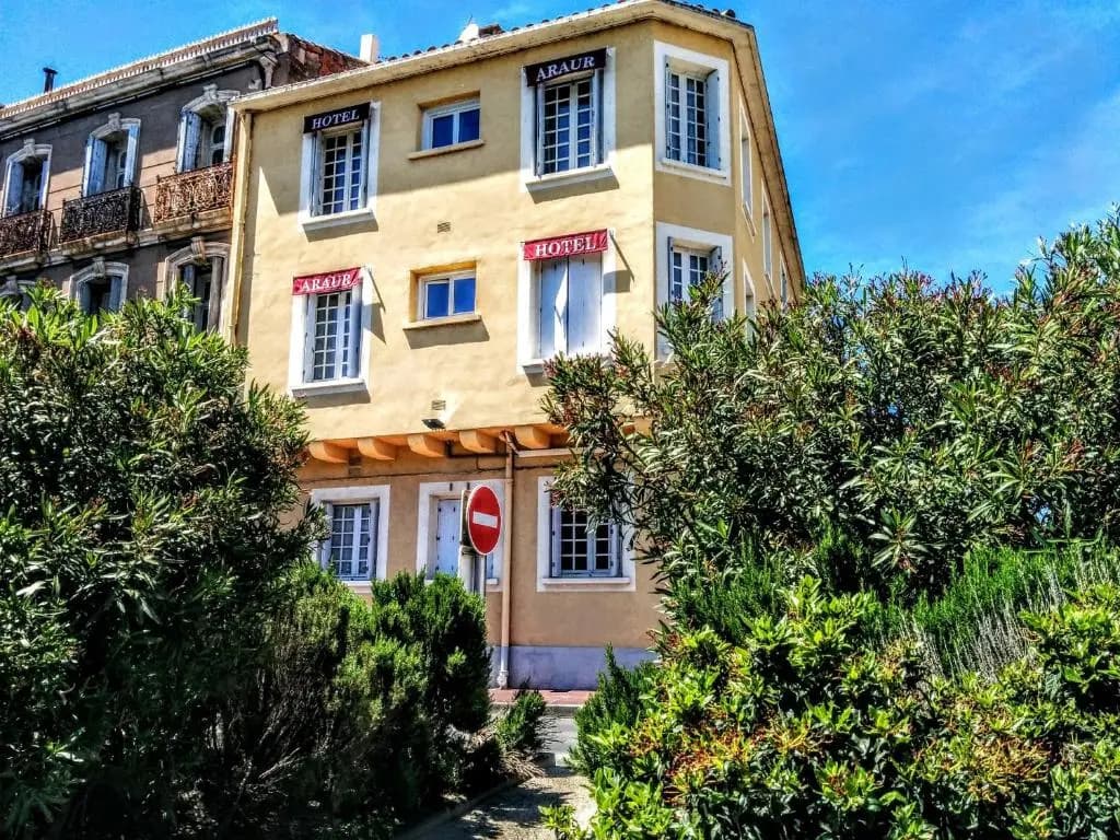 Hôtel Araur - Photo 1