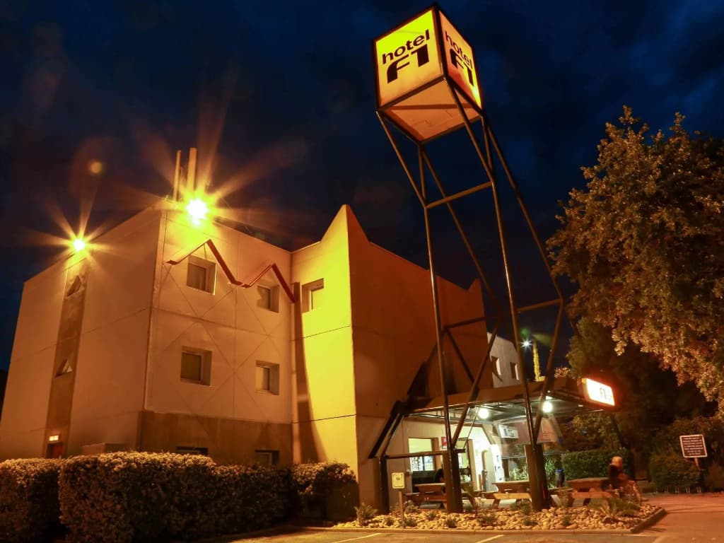 ibis budget Le Cannet des Maures - Photo 1