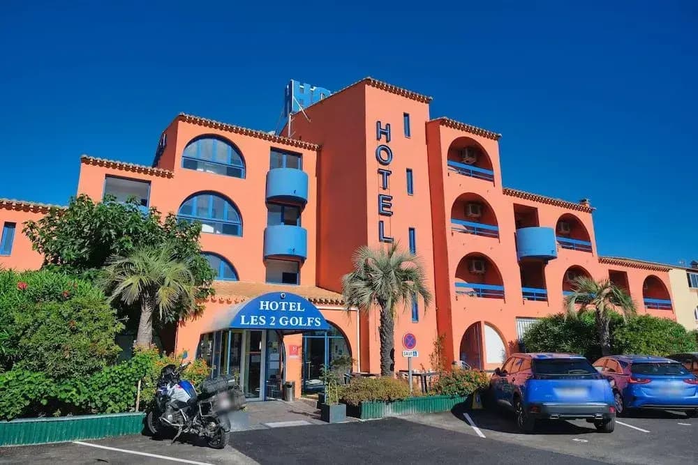 Hôtel des 2 golfs - Photo 1
