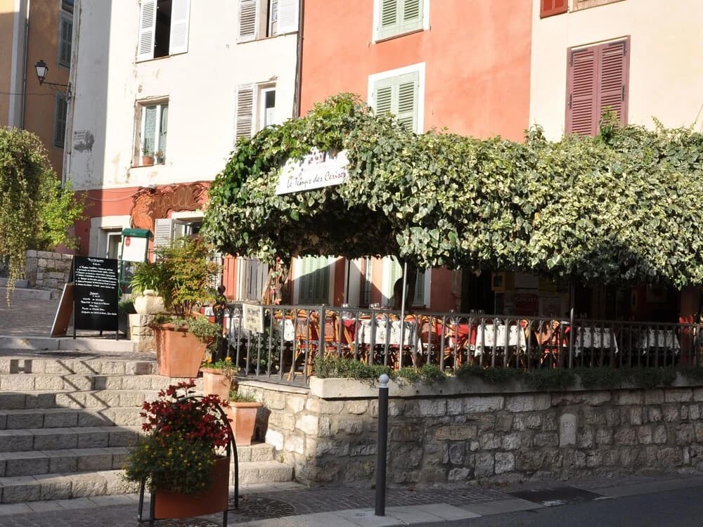 Cozy Villa in Fayence with Swimming Pool - Photo 1