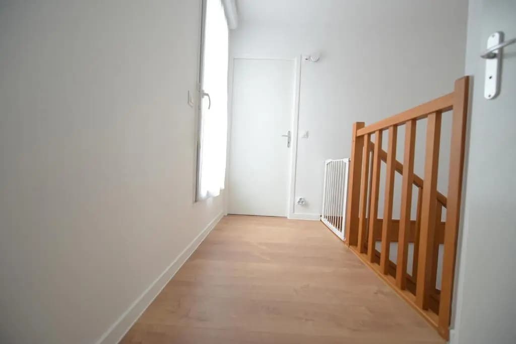 Appartement de 4 chambres à 13 minutes de Paris (train) - Photo 1