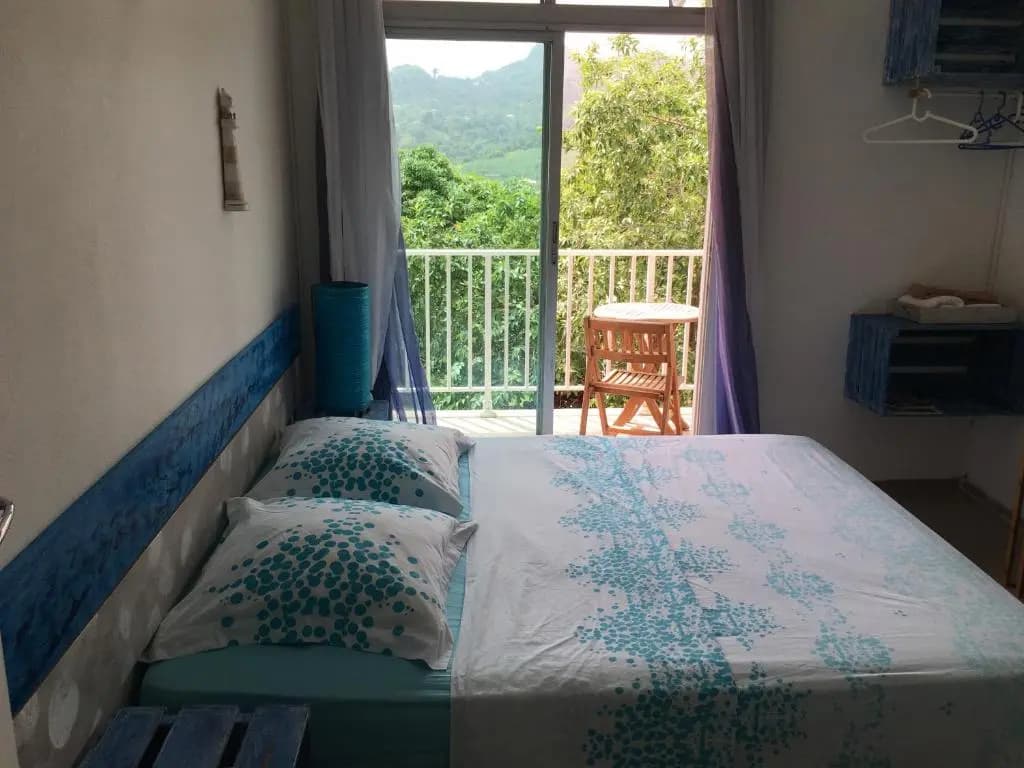 La Colline Bed & Table - Photo 1