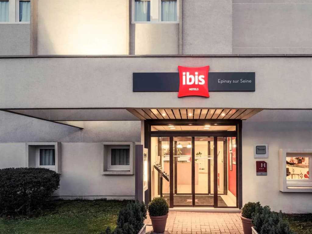 ibis Epinay sur seine Gennevilliers - Photo 1