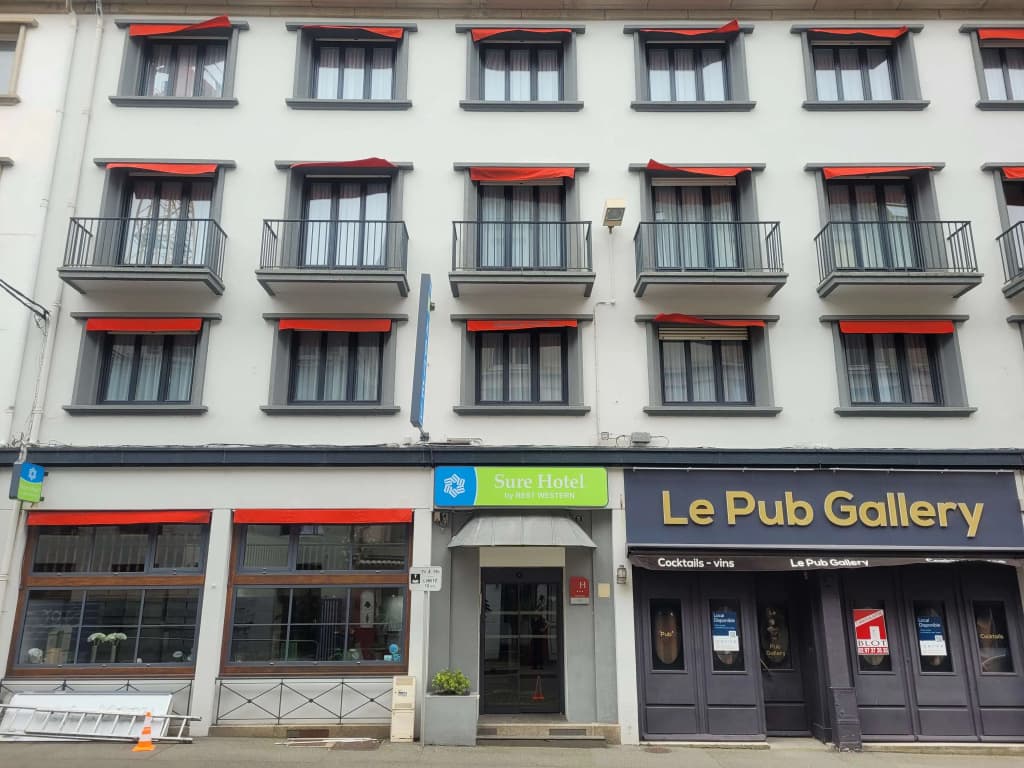 Sure Hotel by Best Western Lorient Centre - Photo 1