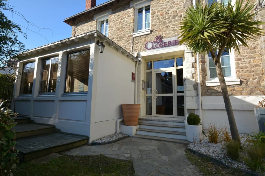Logis Hotel La Closerie - Photo 1