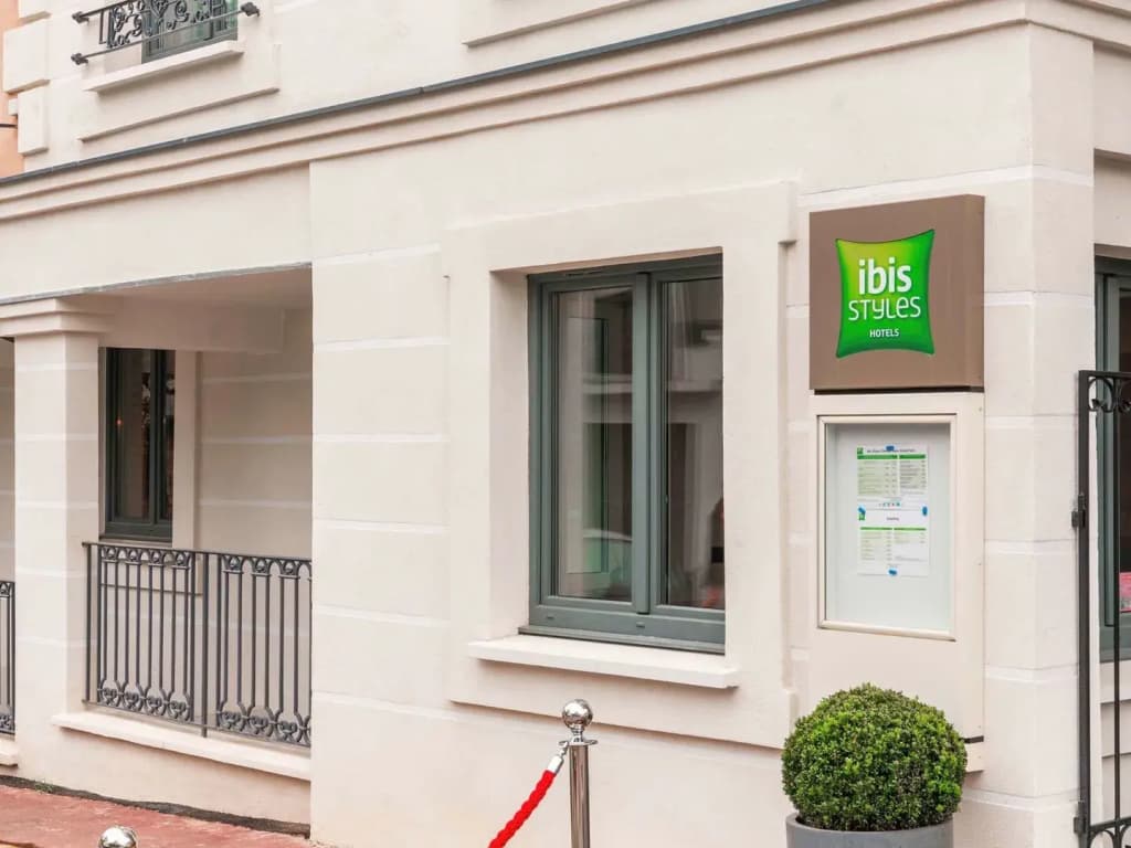 ibis Styles Clamart Gare Grand Paris - Photo 1