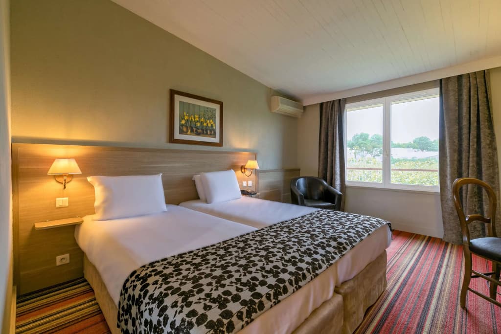 KYRIAD PRESTIGE BEAUNE - Le Panorama - Photo 1