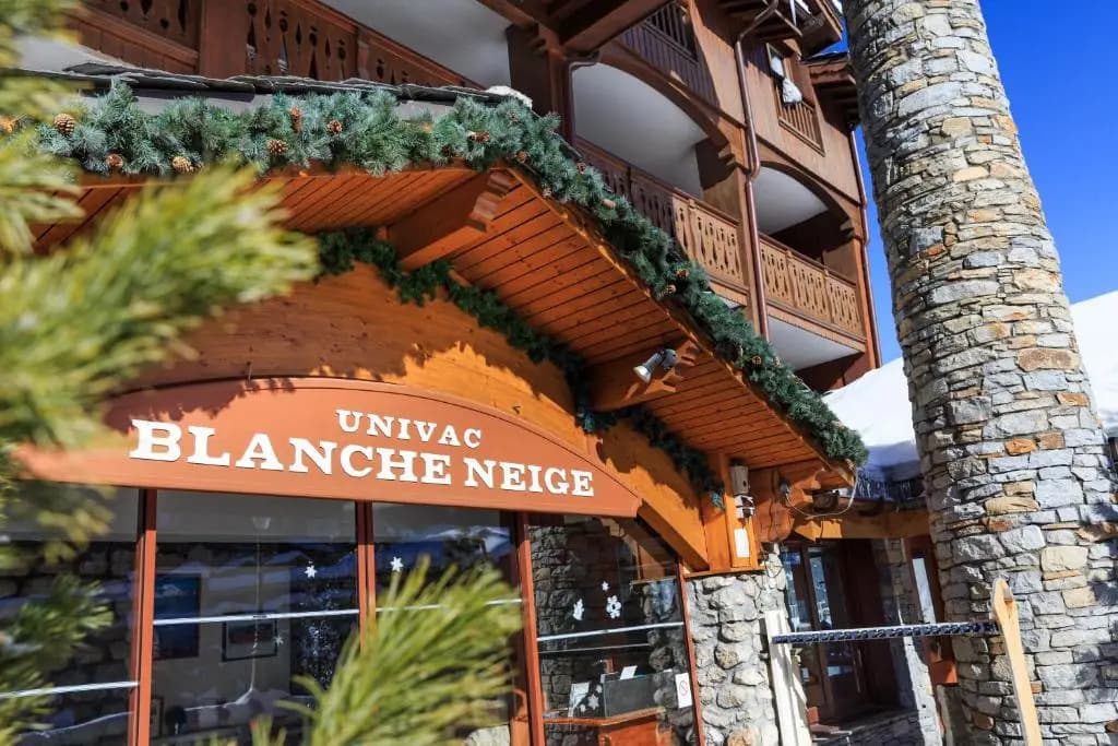 Hotel Blanche Neige - Photo 1
