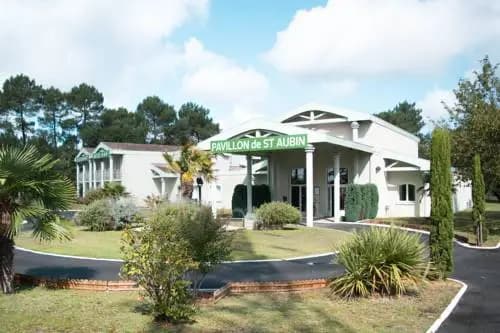 Hotel Le Pavillon de Saint Aubin - Photo 1