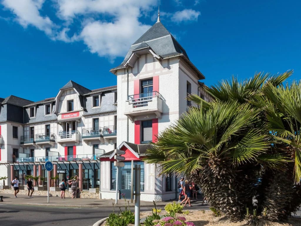 Apartment in La Baule With Sea View - Photo 1
