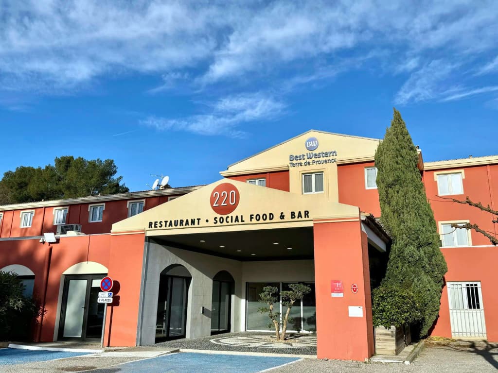 Best Western Terre de Provence - Photo 1