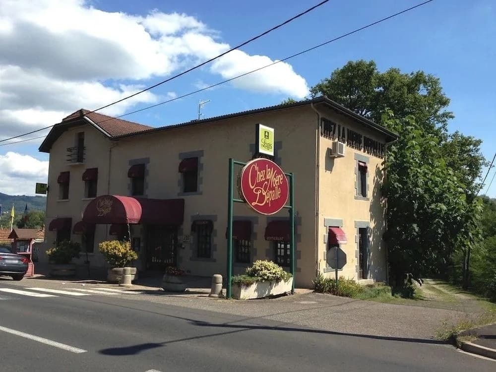 Logis Hôtel Chez la Mère Dépalle - Photo 1