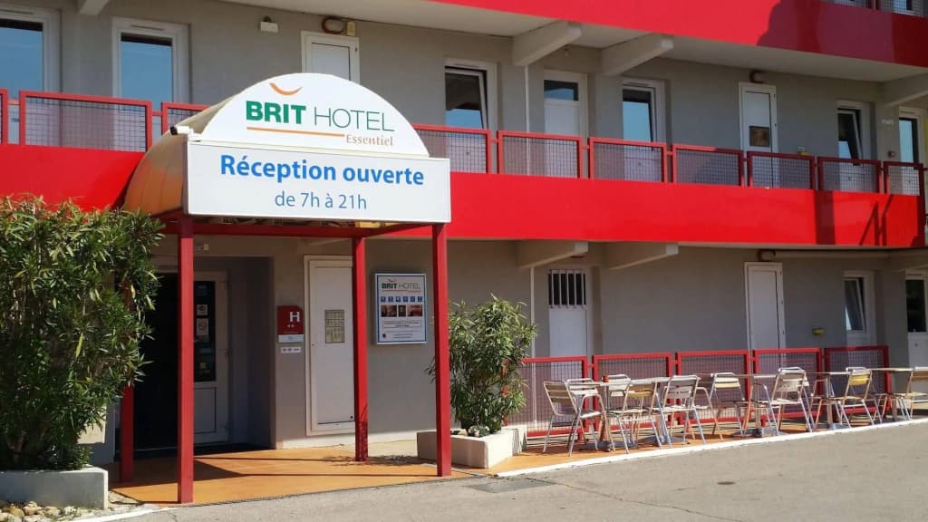 Brit Hotel Essentiel Sete Balaruc - Photo 1