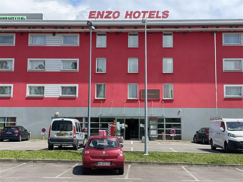 Enzo Hotels Thionville by Kyriad Direct - Photo 1