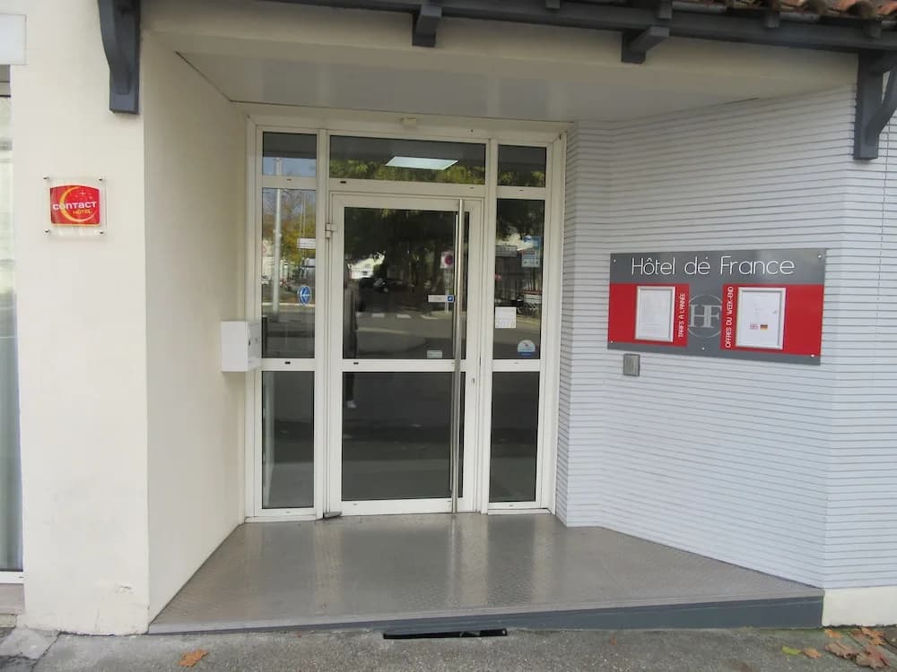 P'tit Dej Hôtel de France - Photo 1